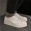 Mode Witte schoenen Men Verhoogd Dikke Sole Heren Casual schoen Echt lederen handgemaakte herenplatform sneakers