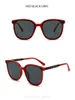 2023 Óculos de sol clássicos de luxo Os olhos de gato Marca Projeto polarizado Uv400 Eyewear Metal Gold Designer para óculos solares homens Mulheres espelhadas 550 Glass