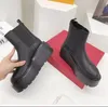 2021 مصمم المرأة الأحذية الجلدية غير الانزلاق المطاط وحيد الراحة الفاخرة التكنولوجيا الرائعة جودة عالية