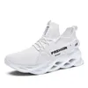 2021 Erkekler Koşu Ayakkabıları Üçlü Siyah Beyaz Moda Erkek Kadın Trendy Büyük Eğitmen Nefes Rahat Spor Açık Sneakers 40-45 Renkli13