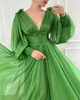 Sexy col en V vert mousseline de soie robes de bal une ligne manches bouffantes froncé longues robes de soirée avec fermeture éclair Back240T