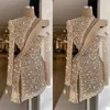 Abiti da sera champagne Paillettes di lusso Perline Collo alto Maniche lunghe Abito da ballo Abiti da festa formali Custom Made Lunghezza al ginocchio Abito da sposa 238U