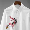 Camicie maschili in cotone Camicie eleganti da uomo a maniche lunghe stampate con fiori di pruno e farfalle di lusso Camicie uomo da festa alla moda 4xl