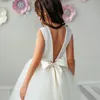 Robes de filles de fleur de Col de bijou pour mariage avec perles balayer train Tulle Première robe de communion robe de pageant