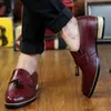Jurk schoenen 3 kleuren mannen formele PU lederen loafers mode puntige neus kwastje slip-on