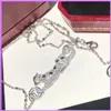 2021 Новое ожерелье для ожерелья животных кулон женщин роскоши дизайнерские ожерелья уличные моды ювелирные изделия леопарда высокого качества алмазы 18K Gold D2110195F