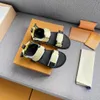 2021 Moda Kristal Buzağı Deri Kapitone Platformu Sandal Kadınlar Tuval Toka Terlik Slaytlar Sandalet Tasarımcı Bayan Düz Slayt Terlik Boyutu 35-41with Logo Kutusu