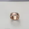 Luxurys Desingers Bague de mariage Design simple Biseau Lettre Hommes et femmes Couples Anneaux Tendance de la mode simple Âne Marque Couple Ornement bon sympa