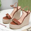 Sexy Women Salto Alto Slide Sandália de couro Wedge Platform espadrille Fashion Ladies Tornozelo ajustável 8-13cm altura do salto Sapatos com caixa NO291