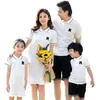 Familie passende Outfits Mama Papa und ich Kleidung Mutter Tochter Sommer Brief Kleid T-Shirt 210521