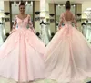 Princess Charming Light Pink Ball Gown Quinceanera Dresses Long Sleeves V Neck Floor Length Lace Applique Birthday Girls Prom Party Special Ocn Gowns s