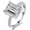 Clusterringen 2021 Emerald Cut 3ct Lab Diamond Ring 925 Sterling Silver Jewelly Engagement Wedding Band For Women Bridal Party Accessor 232U