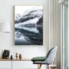 Lago di montagna Riflesso nebbioso Pittura su tela Natura nordica Paesaggio Poster e stampe Immagine di arte della parete Decorazione moderna della camera da letto