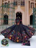 2023 Vintage långa ärmar quinceanera klänningar mexikansk stil charro off axelblommor broderad satin snörning boll klänning prom s3042