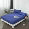 Levhalar Setleri Katı Renk Yumuşak Polyester Kumaş Takılmış Sac Yatak Kapak ile Elastik Lastik Bant Yatağı