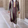 Vêtements ethniques 2021 musulman rayé à capuche Robe hommes décontracté longue chemise ample T-shirt grande taille traditionnel Dashiki homme vêtements surdimensionné