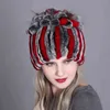 本物のレックスウサギの毛皮の女性の帽子冬のビーニーストライプヘッドトップフラワーウォームの本物のウールニットキャップヘッドギアの帽子無料211119