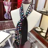 La bufanda de la mujer del diseño del diseñador de nuevo Arriver, bolso de la carta de moda, bufandas, corbatas, paquetes de pelo, 100% de envoltura de material de seda