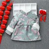 Dziecko urodziny garnitur rok dzieci zagęścić czerwony haft tangsuit dzieci ciepłe ubrania dziewczyny vintage qipao z długim rękawem 210625