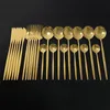 24pcs Gold Vaisselle Couverts en acier inoxydable Fourchette Couteau Cuillère Vaisselle Couverts Argenterie Coffret cadeau 210317