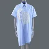 [EAM] Frauen Blau Asymmetrische Stickerei Gestreiften Hemd Kleid Revers Kurzarm Lose Mode Frühling Sommer 1DD8562 21512