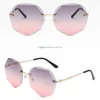 2020 neue Cut-Rand Sonnenbrille Frauen Hd Ozean Farbe Randlose Brille Web Promi Mode Sonnenbrillen Mädchen Geschenk Joker1