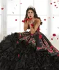 Eleganckie słodkie 16 białe i czerwone sukienki Quinceanera z haftem haftowym Vestidos de 15 A OS Sweetheart Sukienka 247J