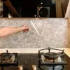 Adesivo da parete a prova di olio da cucina Rivestimento in pellicola autoadesiva lucida trasparente Ripiano protettivo rimovibile Fodera per cassetto 1/3/5 / 10M 220217