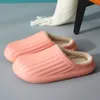 Chaussures de chaleur en peluche pour l'automne hiver usure de chaussures antidérapantes imperméables à semi-glissement à l'intérieur des sandales peluches