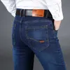 2021 nieuwe mannen zakelijke stijl slim fit recht jeans mode klassieke zwarte blauwe mannelijke stretch casual denim broek plus size 40 x0621