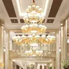 فيلا ثريات كبيرة غرفة المعيشة دوبلكس الطويل ثريا مصباح كريستال الفاخرة الأوروبية في فندق ثريا كبيرة مصابيح الدرج