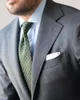 Trajes para hombres Blazers (chaqueta + pantalones) Traje clásico de negocios con un botón para hombre Traje gris con solapa de muesca Esmoquin Hombre de boda Blazer 2 piezas por encargo0