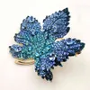 Inspiração Floresta Inspiração Inspiração Full Paver Crystal Blue Canadian Maple Leaf Broach Pins Pingant para Mulheres Casaco Camisola Cape Manto Terno