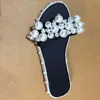 Tofflor Tghdof Mode Märke Pearl Beaded Skor Röd Velvet Flat Mules Bekväma Open Toe Women Slides Sandals Summer