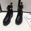 Frauen Gürtelschnalle Metall kurze Martin Stiefel Schuhe Damen klassische Biene Designer dicke Absätze Diamant Leder Boot Sneakers 35-42