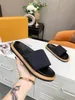 2021 neueste Pool Pillow Comfort Mules Damenmode Hausschuhe Damen Sommer Lebendige Sandalen Puffy Style Klassische Slides 35-42