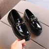 2021 pojke läder skor flicka för skolan svart dans baby bröllop barn lägenheter toddler sko x0703