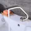 Grifos de lavabo de baño Grifo de lavabo Grifo mezclador moderno Lavado cepillado con aceite negro Manija única y cascada fría