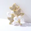 Pins, Brooches 2021 Ladies Brooch Copper Micro-inlaid Zircon Natural Freshwater Pearl Leaves Corsage Wholesale
