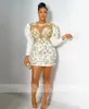 Aso Ebi Afrikanisches O-Ausschnitt-Kurzschlussballkleid für schwarze Mädchen 2022 mit goldenen Spitzenapplikationen Partykleider Langarm-Cocktail-Heimkehrkleider