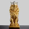 Dekorativa föremål Figurer Gold White/Black Crown Lion Sculpture Home Decoration Nordic Decorations Moderna vardagsrum Vinskåp offi