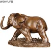 Feng Shui élégant éléphant résine statue chanceux richesse figurine artisanat ornements cadeau pour la décoration de bureau à domicile 211108
