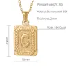 Trendsmax Rectangle Lettre Initiale Pendentif Charme pour Hommes Femmes Plaqué Or 18k Acier Inoxydable Lettres Majuscules Pendentif Collier Rolo Chaîne 18 pouces