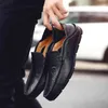 İtalyan Erkek Ayakkabı Casua 2021 Yaz Erkek Loafer'lar Hakiki Deri Moccasins Nefes Ayakkabı Üzerinde Kayma