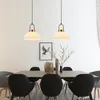 Lampes suspendues de restaurant nordique lampe suspendue semi-circulaire créative en verre blanc laiteux décor de boutique de Bar lampe suspendue boule ronde