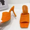 Nuevas zapatillas suaves de piel Simple naranja a la moda, zapatos de tacón alto con punta cuadrada para mujer, sandalias deslizantes para exteriores de verano 2022