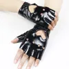 Fingerlose Handschuhe Luxus PU Ledertanz Herren Theater Punk Hip-Hop Handschuh Frauen Mode Square Nagel Finger Mitte Lady Black6c2697