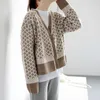 AIUJXK Otoño Invierno Moda Argyle Cardigan Mujeres Suéteres Vintage Ropa de punto de manga larga Suelta Cuello en V Prendas de punto 211011