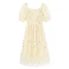 [EAM] Women Yellow Embroidery Mesh Pleated Dress Square Neck Short Sleeve Loose Fit Fashion Spring Summer 1DD7997 210512