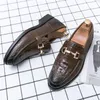 Crocodile Pattern Мужчины Модная Обувь Офис Бизнес Мужские Платье Обувь Роскошные Итальянские Мужчины Оксфорд Обувь Металлические Украшения
